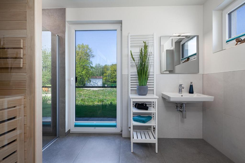 Ferienhaus Ruegen-Relax Трент Экстерьер фото